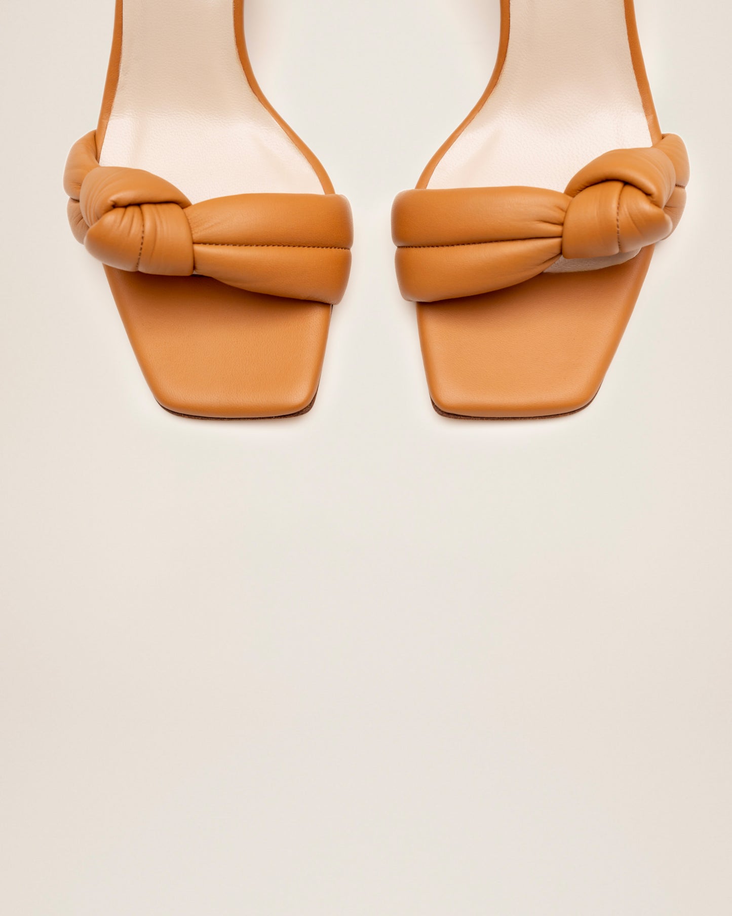 Iokaste Heels Tan