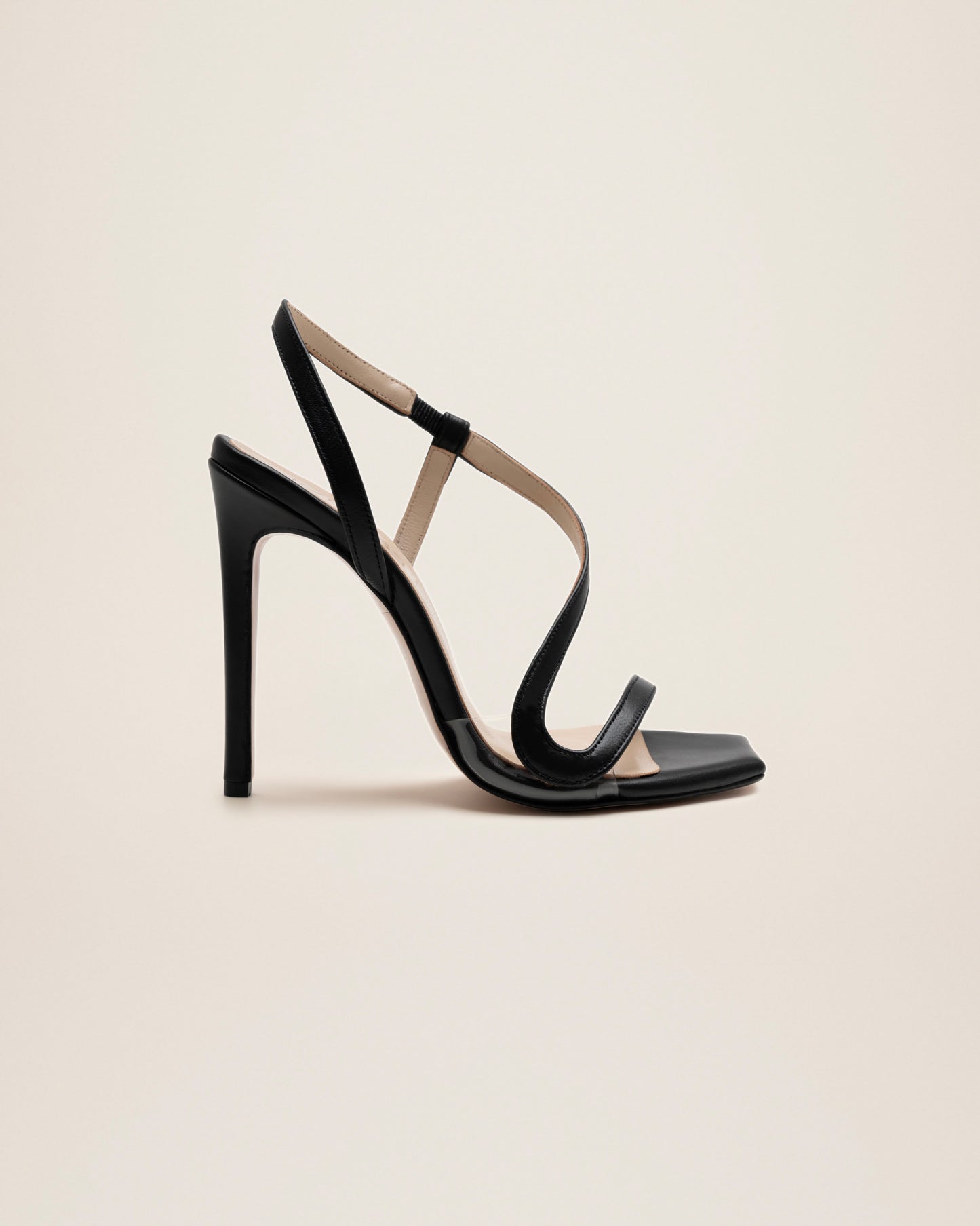 Iokaste Heels Black